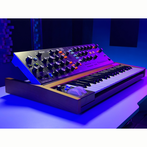 Behringer Poly D